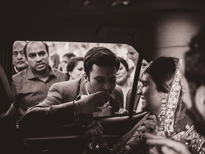 brother wishing bride at vidaai on indian wedding